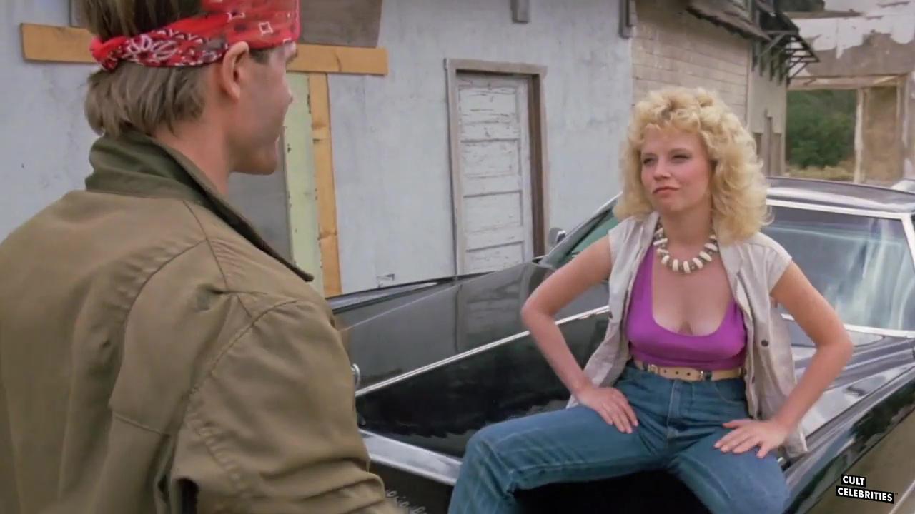 Kelli maroney hot