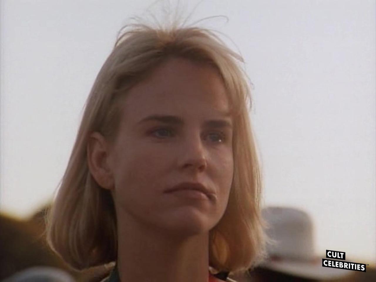 Jennifer Runyon in Carnosaur (1993)