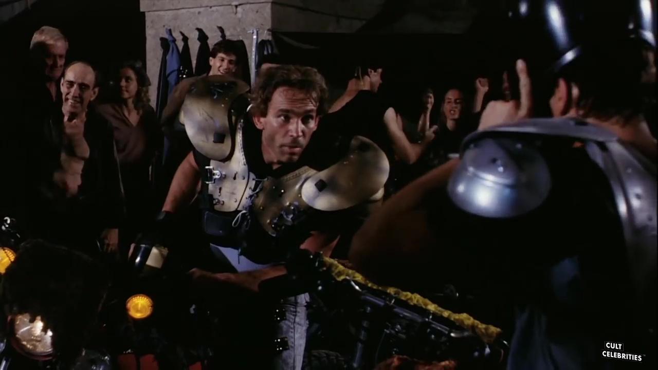 Richard Hill in Dune Warriors (1990)