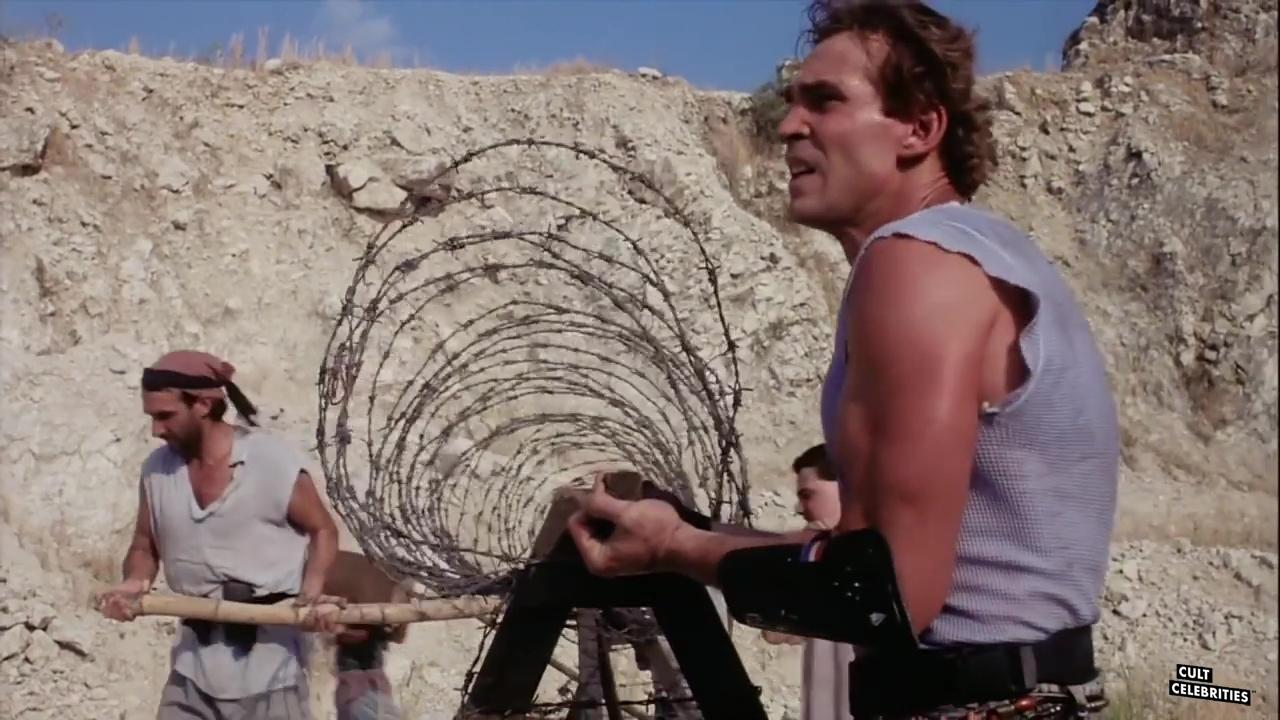 Richard Hill in Dune Warriors (1990)