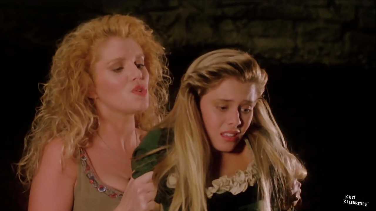 Lana Clarkson in The Haunting of Morella (1990)