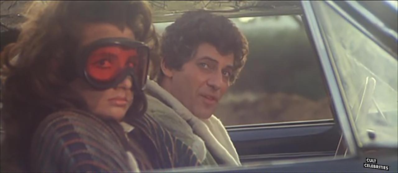 Anna Kanakis and Giancarlo Prete in Warriors of the Wasteland (1983)