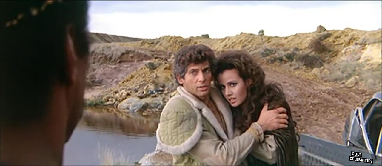 Anna Kanakis and Giancarlo Prete in Warriors of the Wasteland (1983)
