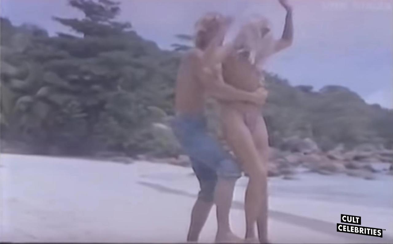 Sabrina Siani and Fabio Meyer in Blue Island (1982)