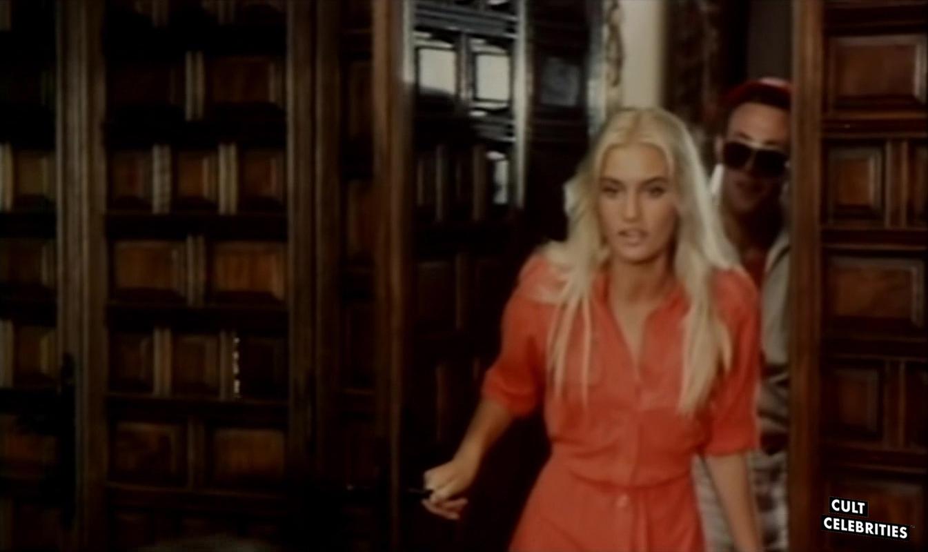 Sabrina Siani in I contrabbandieri di Santa Lucia (1979)