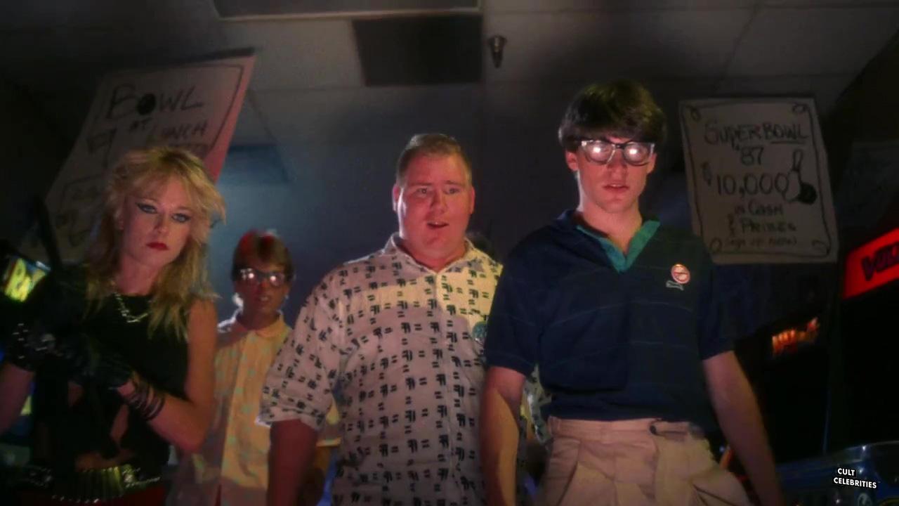 Sorority Babes in the Slimeball Bowl-O-Rama (1988)