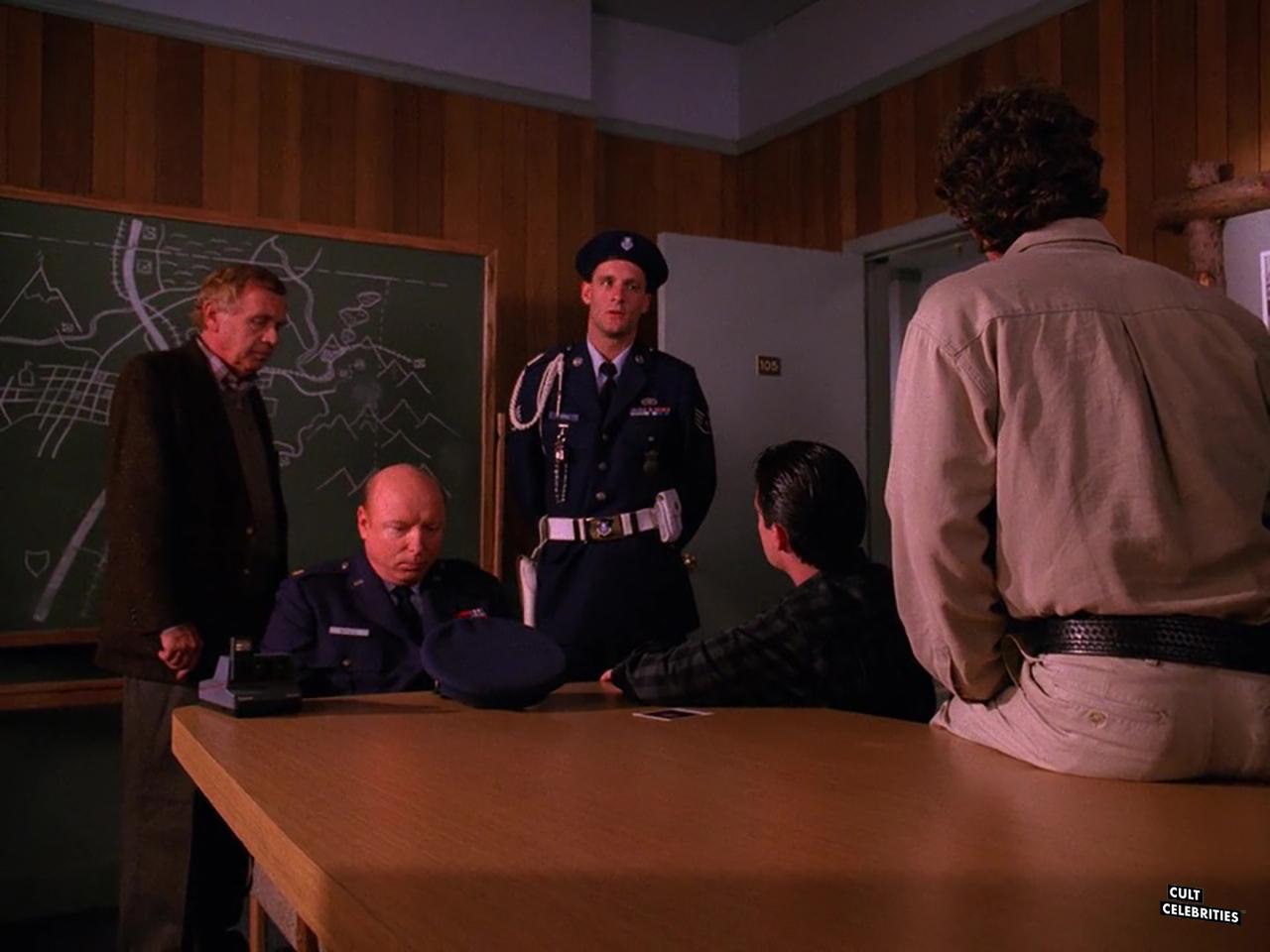 J. Marvin Campbell and Don S. Davis in Twin Peaks (1991) S02E13