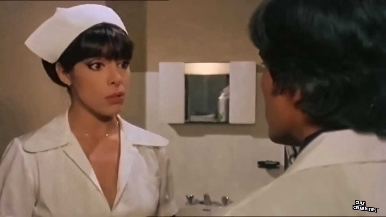 Nadia Cassini in L'infermiera nella corsia dei militari (1979)