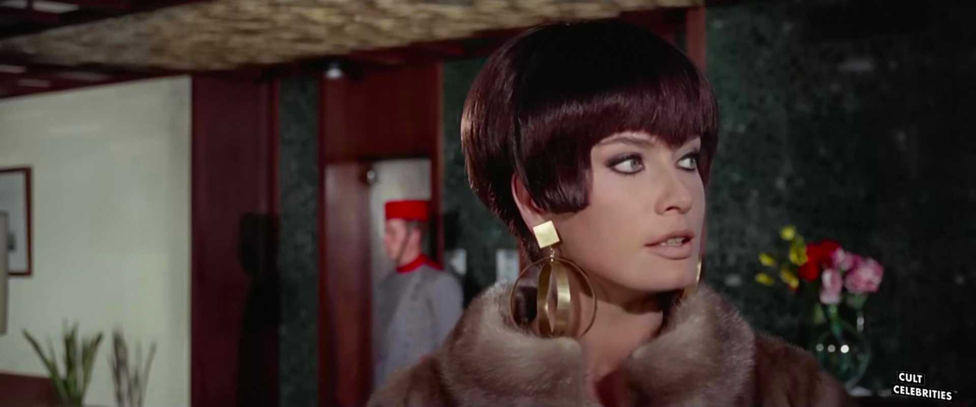 Marisa Mell in Che notte ragazzi! (1966)