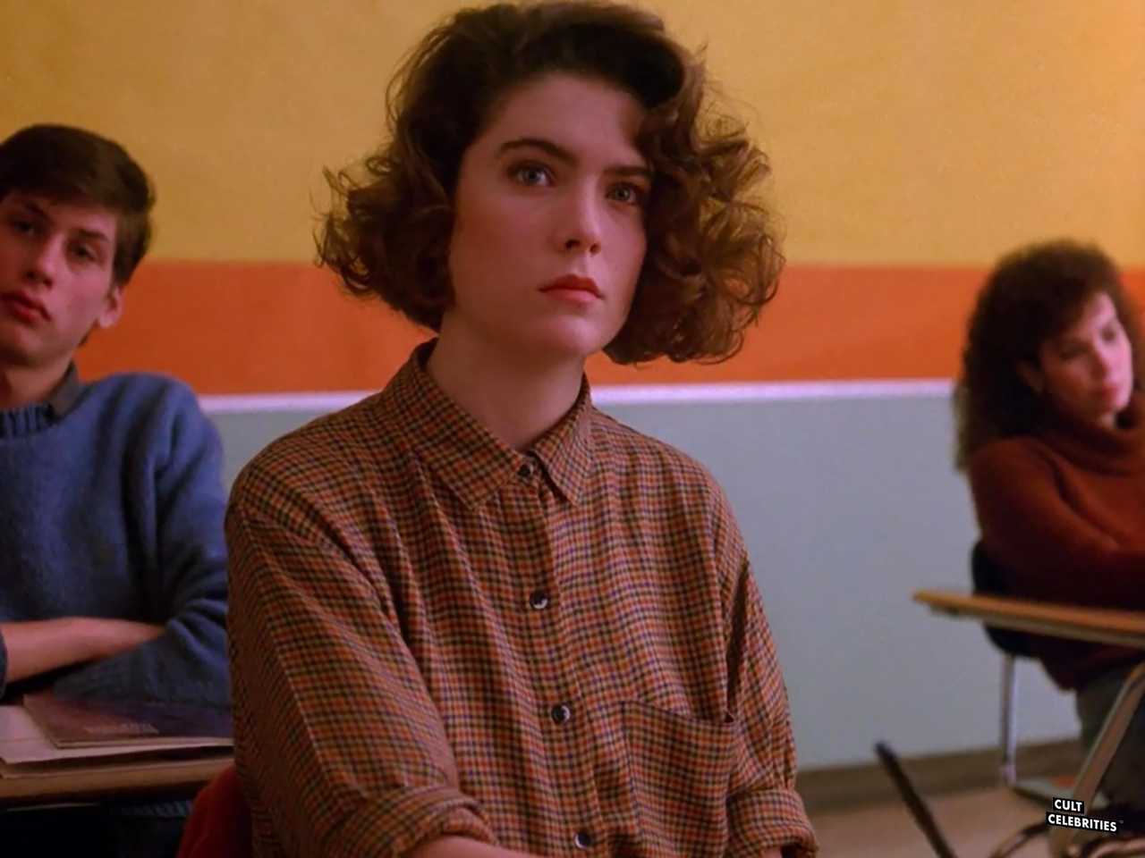 Lara Flynn Boyle in Twin Peaks (1990)