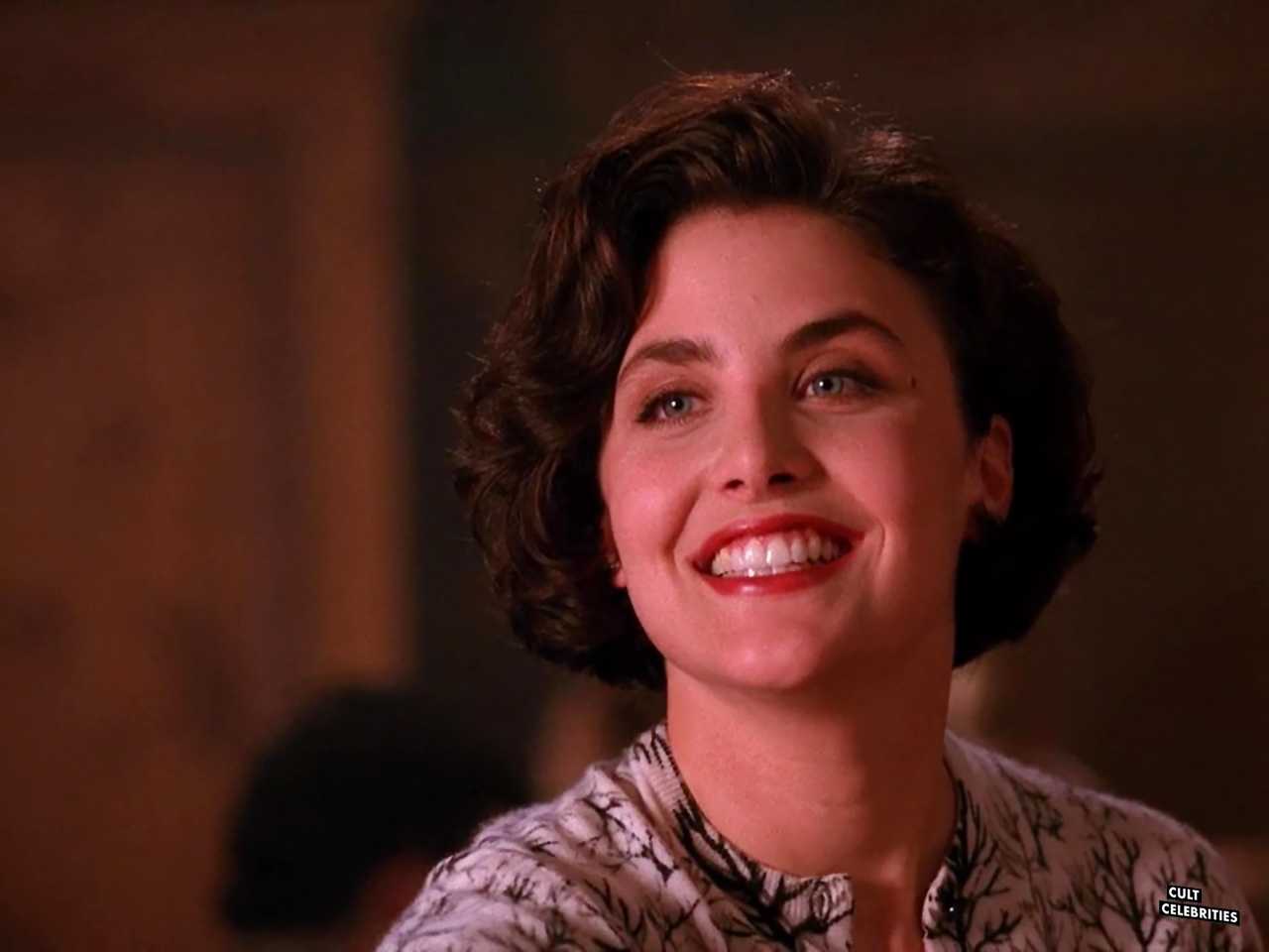 Sherilyn Fenn | Cult Celebrities