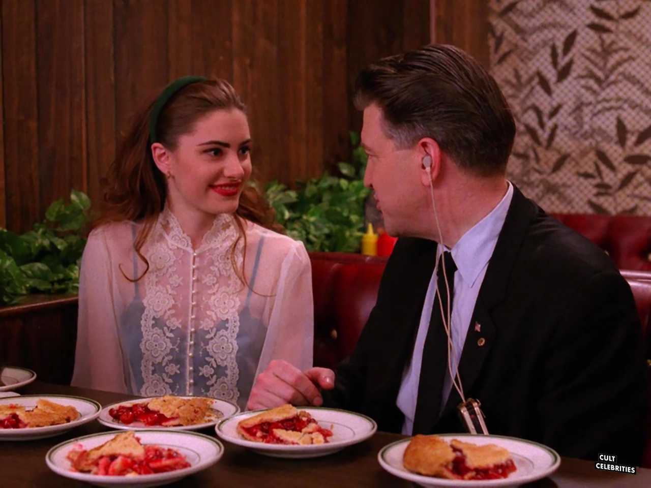 David Lynch and Mädchen Amick in Twin Peaks (1990)