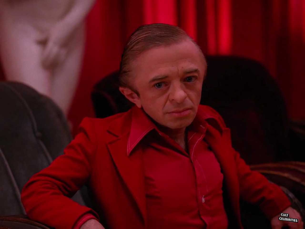 Michael J. Anderson in Twin Peaks (1990)