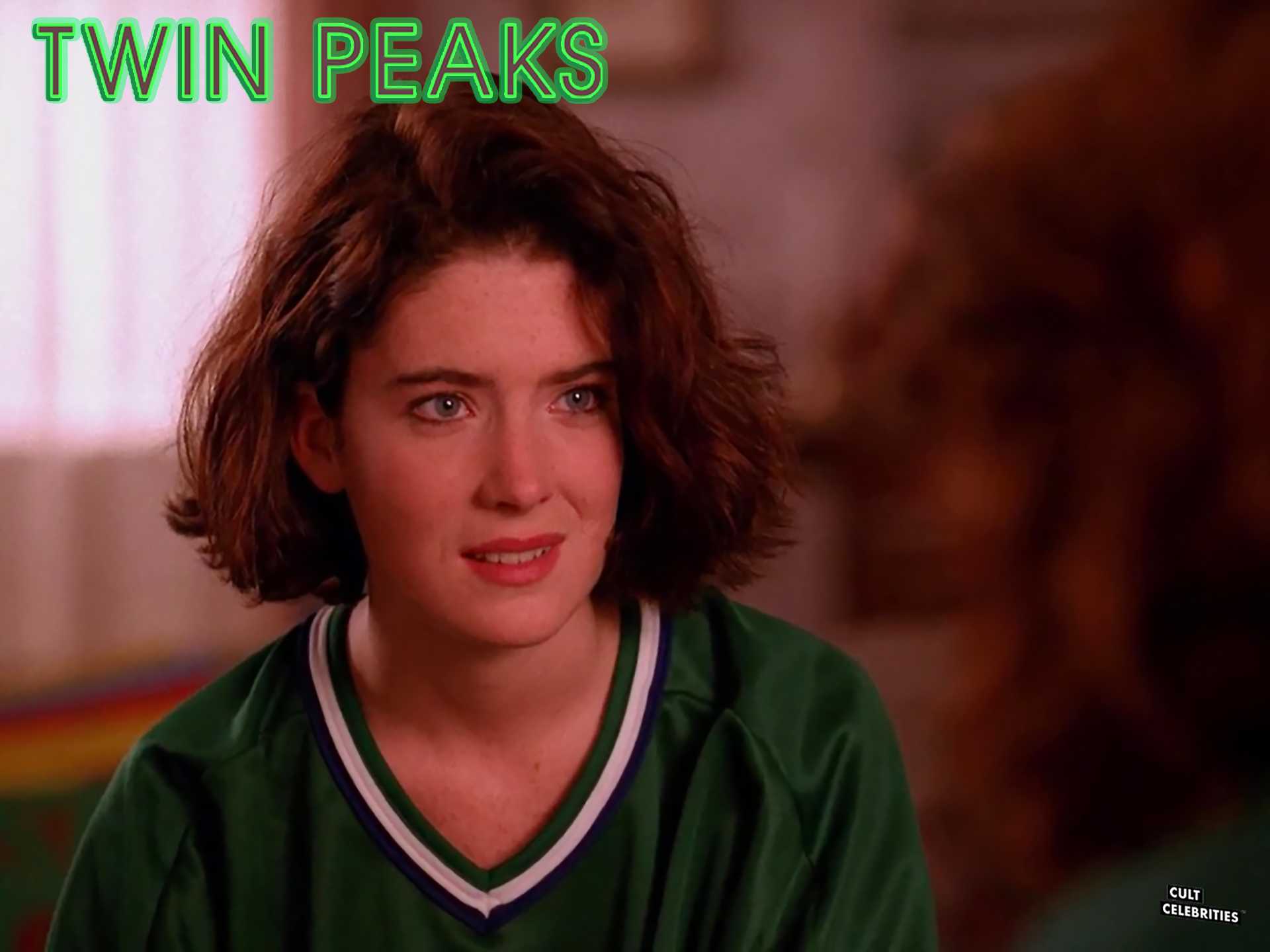 Lara Flynn Boyle in Twin Peaks (1990)