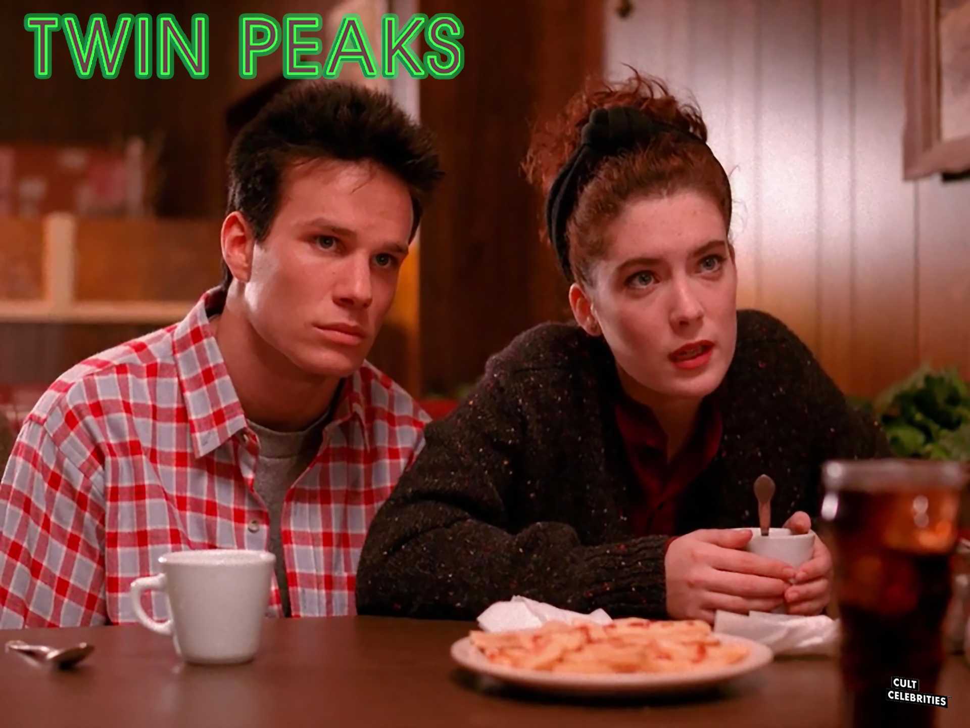 James Marshall and Laura Flynn Boyle in Twin Peaks (1990)