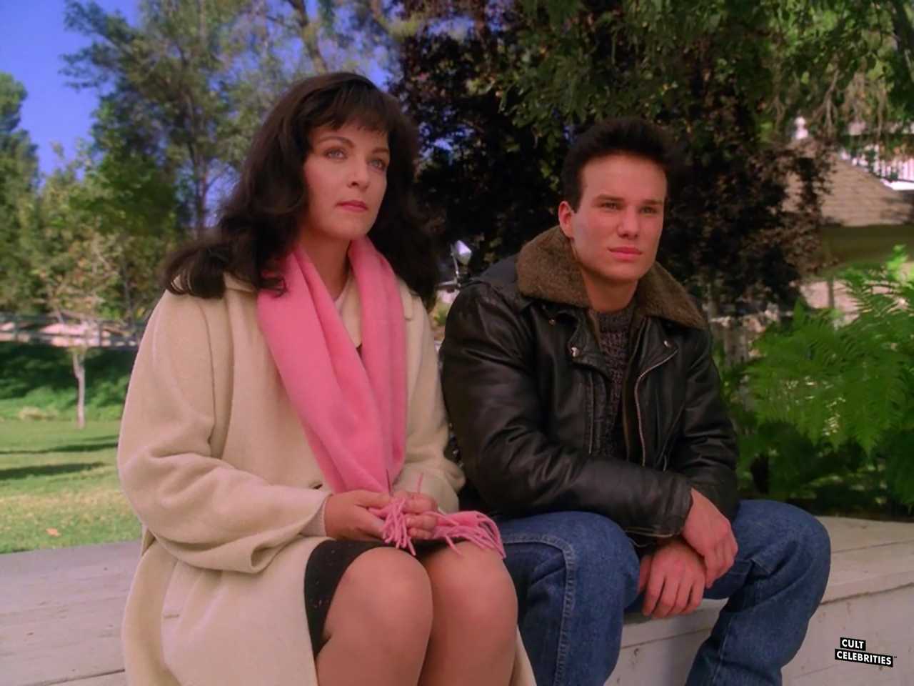 Sheryl Lee and James Marshall in Twin Peaks (1990)