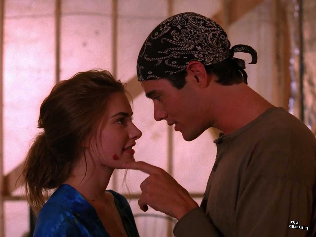 Mädchen Amick and Dana Ashbrook in Twin Peaks (1990)