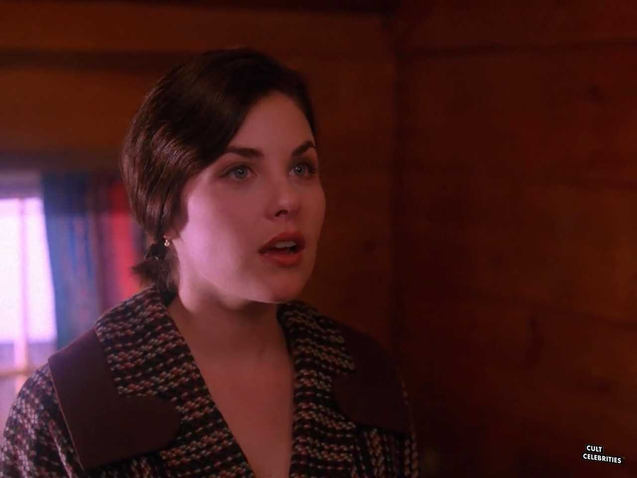 Sherilyn Fenn in Twin Peaks (1990)