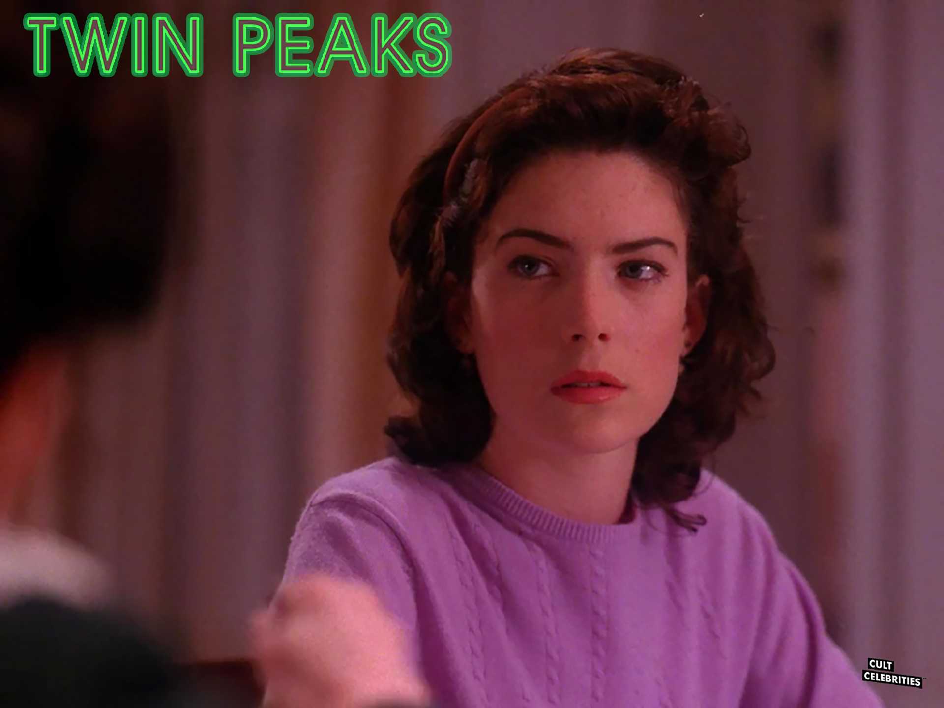 Lara Flynn Boyle in Twin Peaks (1990)