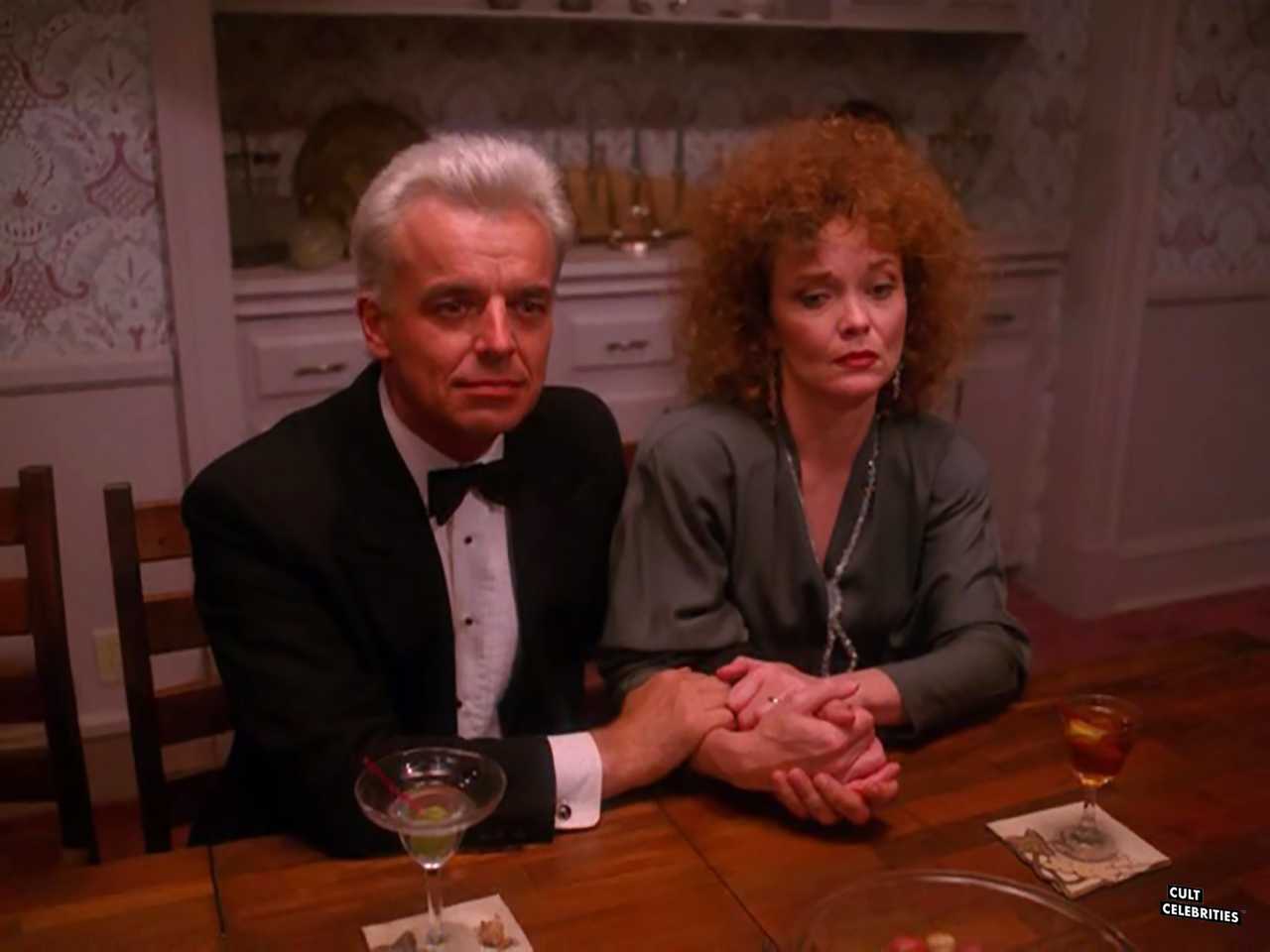 Ray Wise and Grace Zabriskie in Twin Peaks (1990)