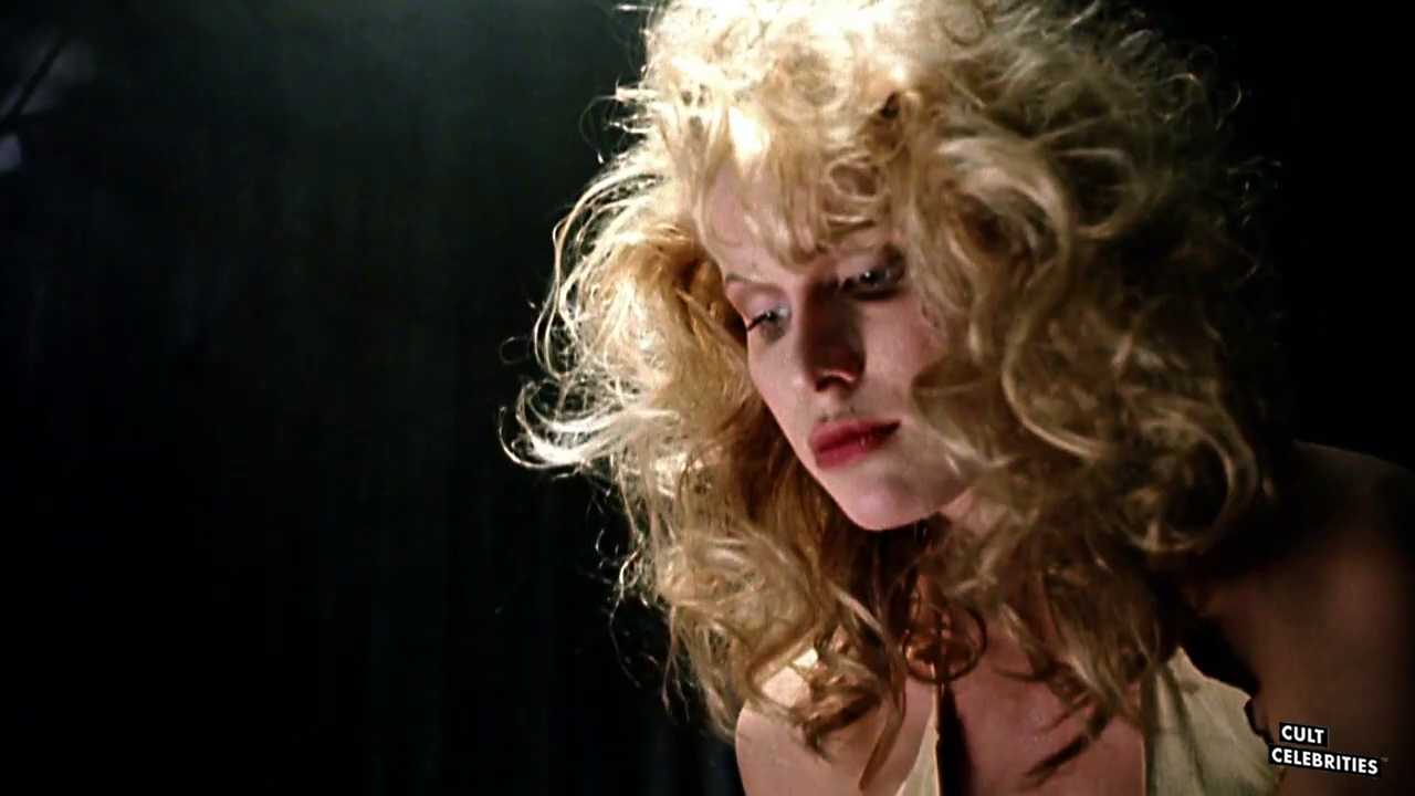 Elizabeth Kaitan in Slave Girls From Beyond Infinity (1987)